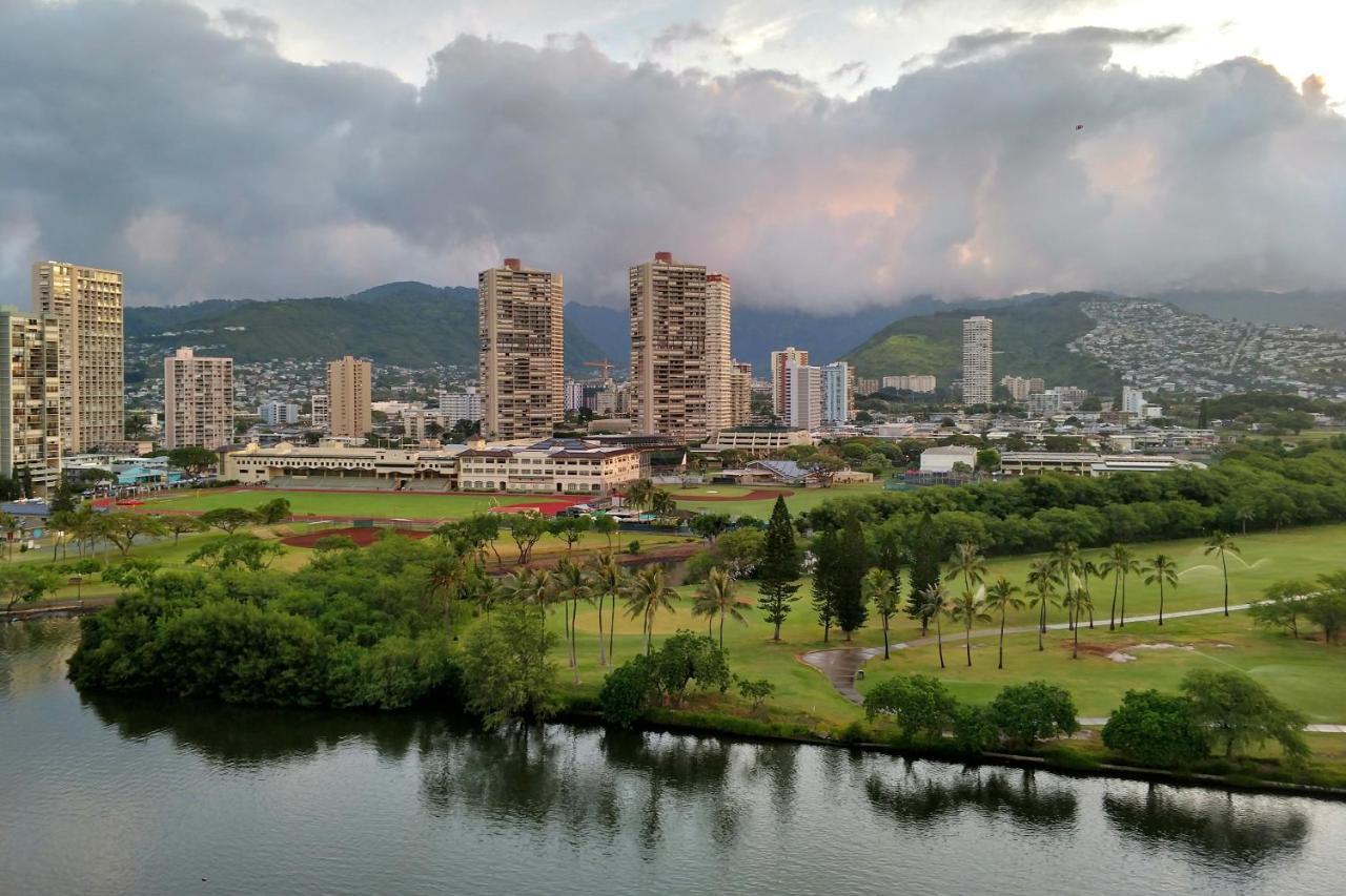 Apartments At Palms Waikiki Хонолулу Екстериор снимка