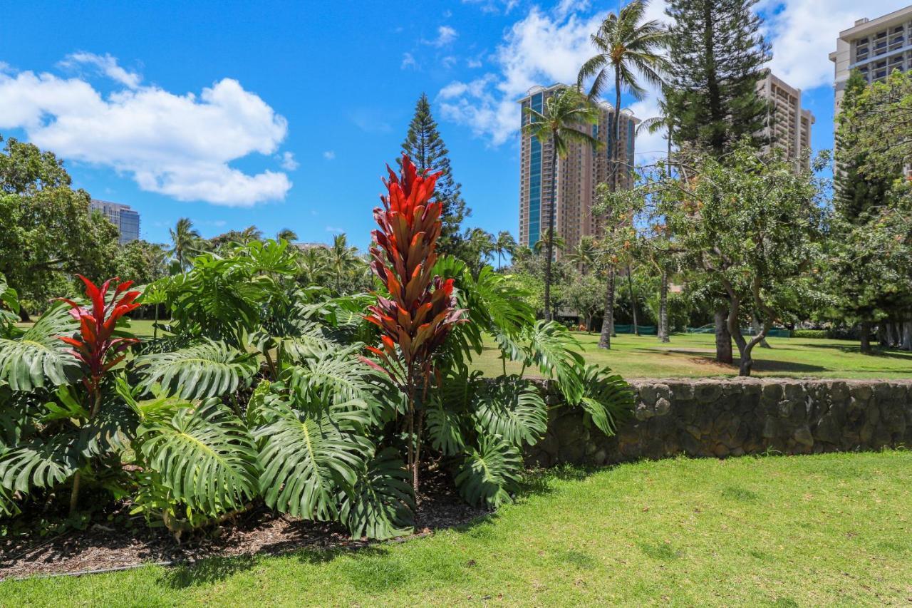 Apartments At Palms Waikiki Хонолулу Екстериор снимка