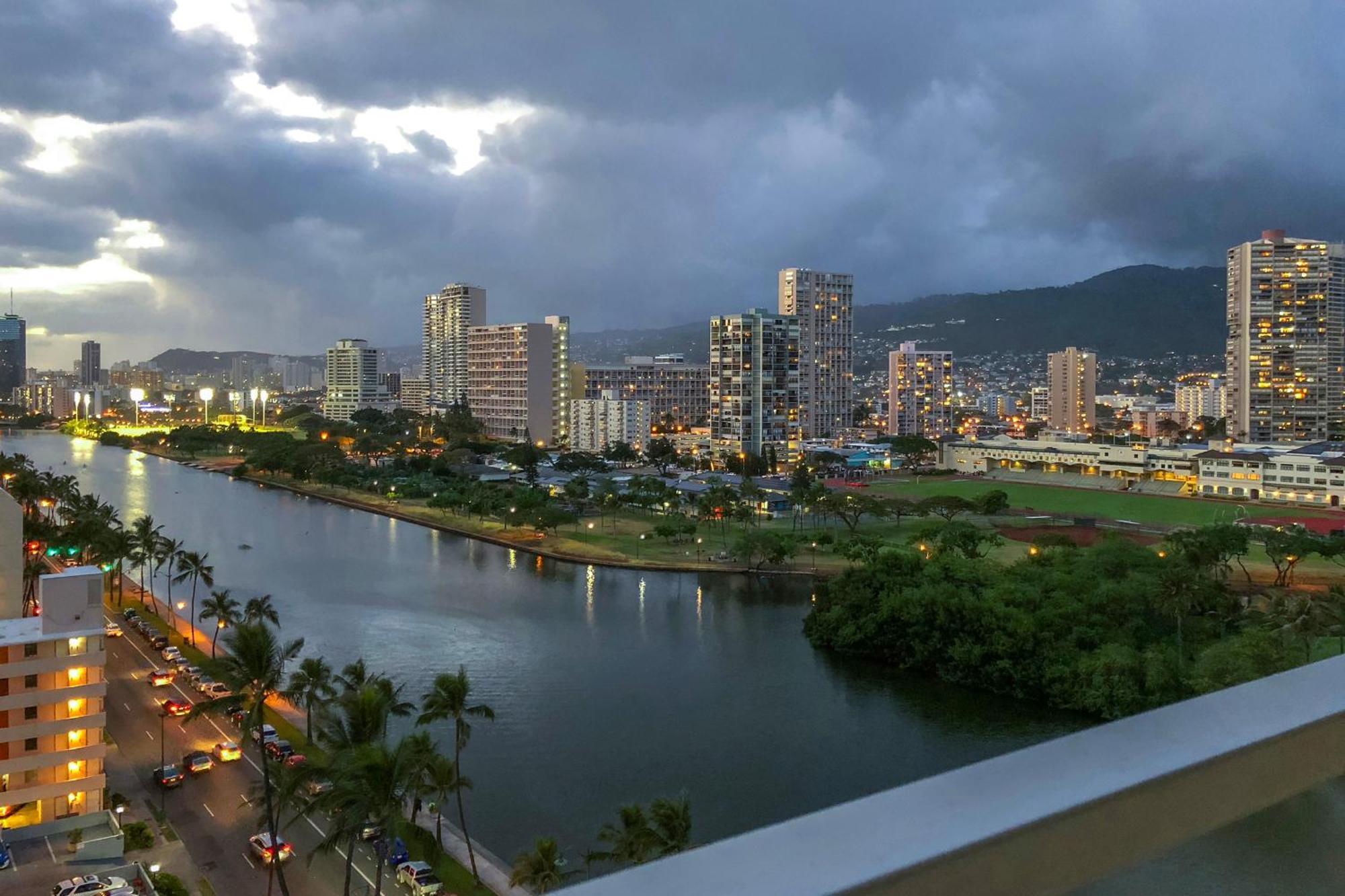 Apartments At Palms Waikiki Хонолулу Стая снимка